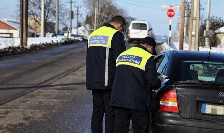 Amenzi și permise reținute – Ce au găsit polițiștii la trecerile la nivel cu calea ferată din Maramureș