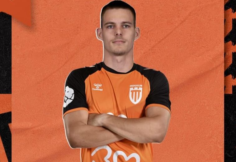 Un pivot format la  Academia de Handbal Minaur ajunge în sfârșit acolo unde îi era locul
