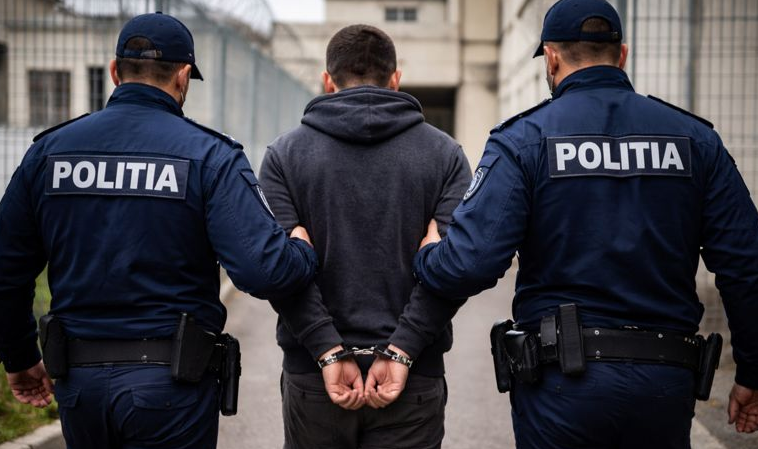 L-au prins. Șofer fără permis și băut, condamnat, dus direct la penitenciar