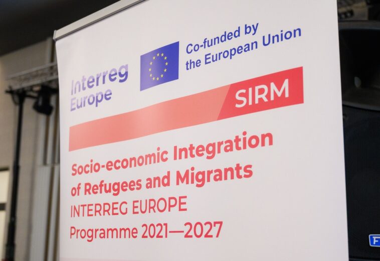 Maramureșul pregătește un ghid pentru integrarea refugiaților. 53 de soluții europene intră în strategia județului