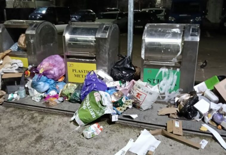 Administratorul public acuză și anunță amenzi și camere de supraveghere la noile platforme de gunoi