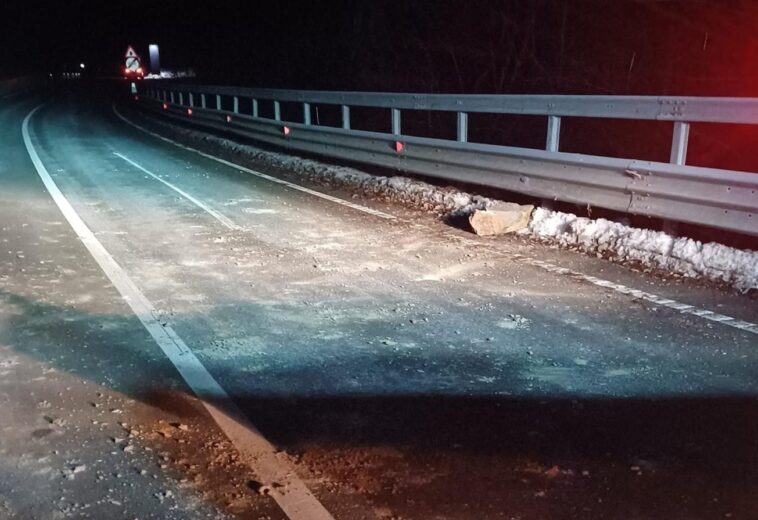 Pietre căzute pe DN18, în Pasul Gutâi. Avertisment pentru șoferi și prognoză de vreme instabilă