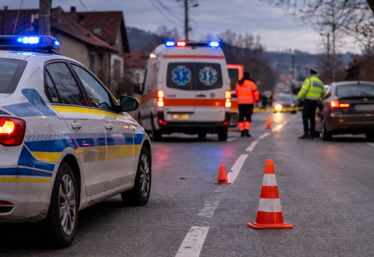 Un bărbat a murit după ce a fost lovit de o mașină în Cătălina