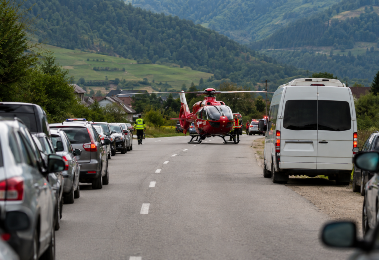 Elicopter SMURD chemat pe DN 18, la Moisei. Trafic blocat pe ambele sensuri