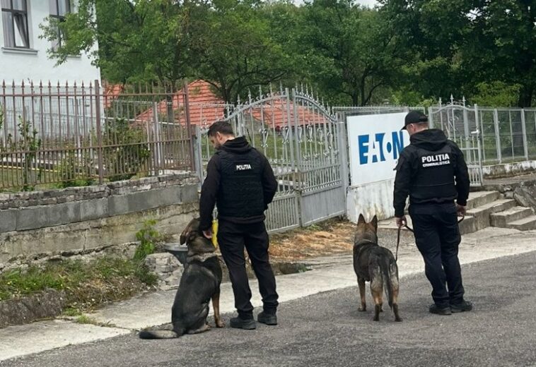 Microbuzele școlare la control și discuții cu elevii, în două școli din Sârbi și Ardusat