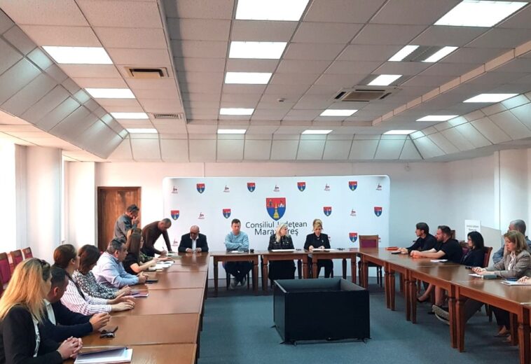 132 de locuri la liceu și profesională pentru elevi romi din Maramureș