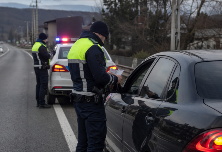 Permis de conducere ucrainean suspect, prezentat polițiștilor în Baia Sprie