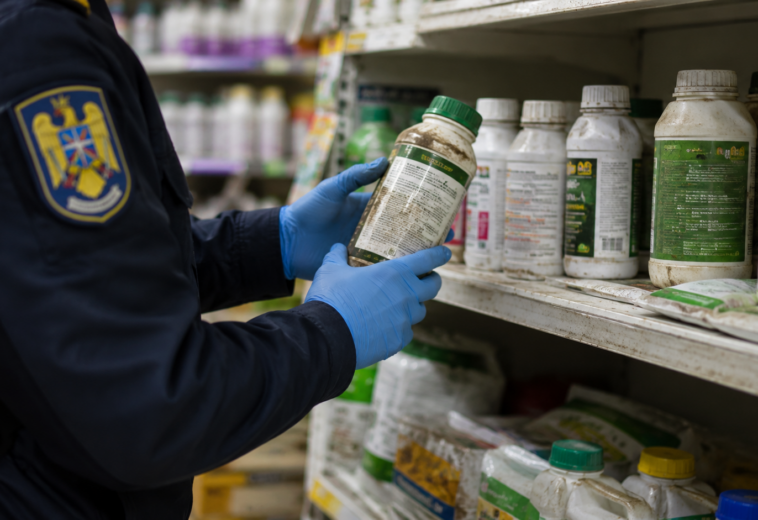 Produse expirate găsite într-o fitofarmacie din Șomcuta Mare. Polițiștii au deschis dosar penal