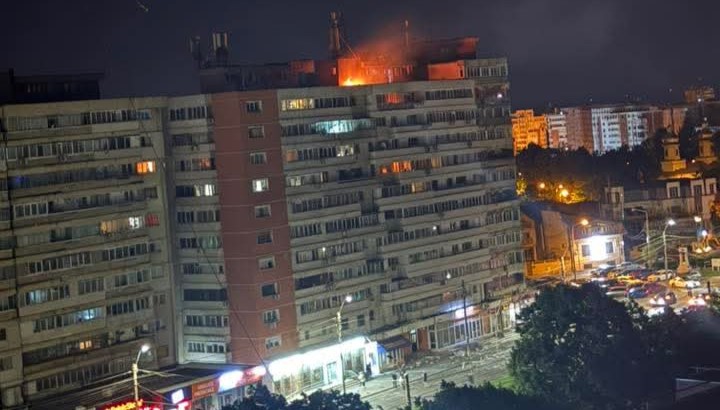 După drona căzută în Maramureș, o alta a picat azi noapte pe un bloc din Galați