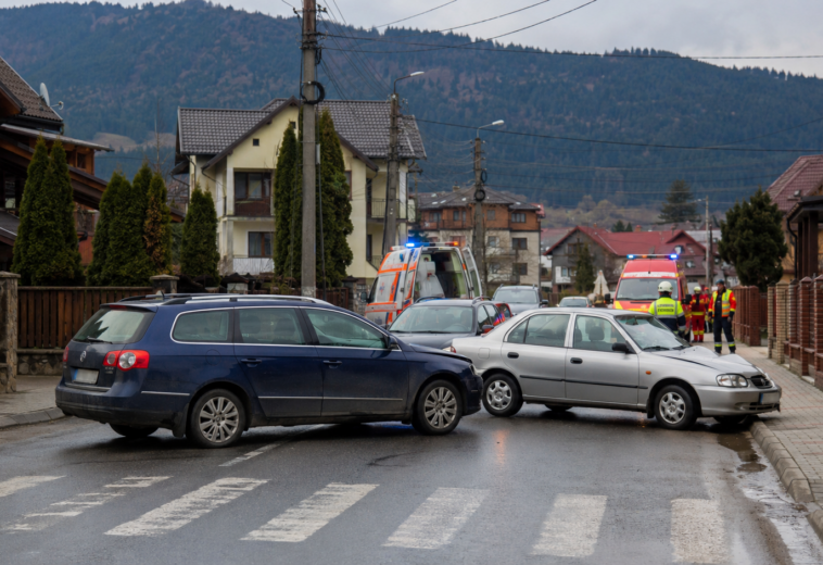 Accident cu nouă persoane implicate la Borșa. Șoferul vinovat a ieșit pe contrasens