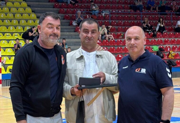 Florin Mironescu se desparte de Academia de Handbal Minaur după 18 ani (VIDEO)