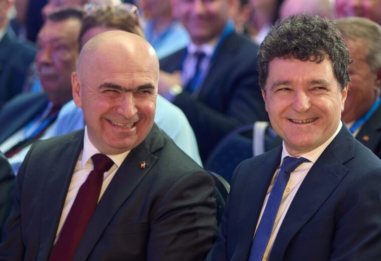 Pentru cine bat clopotele, Nicușor Dan? Geniu captiv, trădător sau jucător