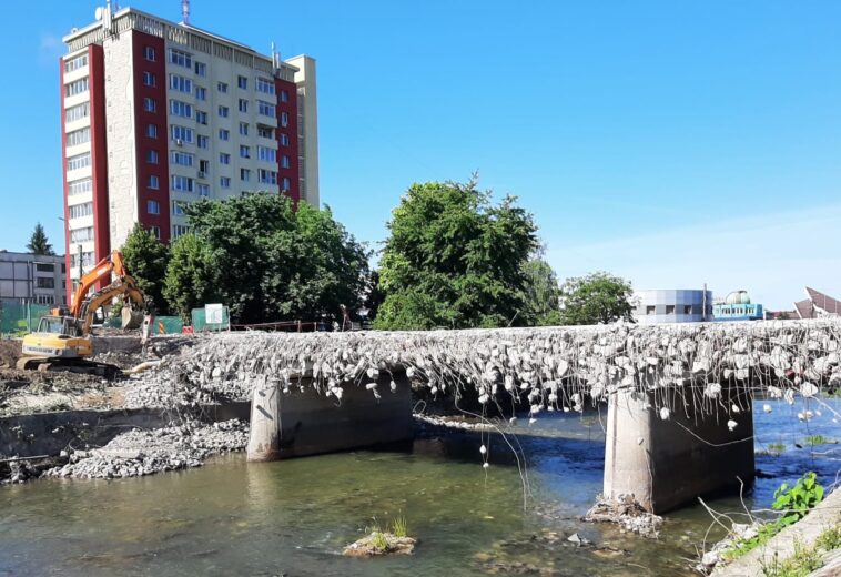Podul Unirii, „ucis” la 64 de ani. Crime, amintiri și povești din jurul șantierului care răscolește Baia Mare