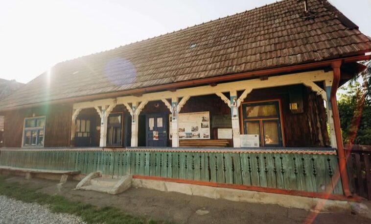 Casa Memorială Stan Ioan Pătraș se închide temporar. Ce se pregătește la muzeul din Săpânța