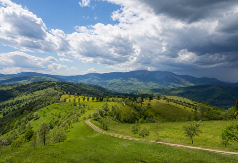 Vremea în Maramureș, 15 iunie. Temperaturi plăcute, dar instabilitate locală după-amiaza în zonele de deal și munte