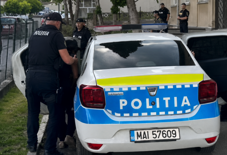 Tânăr din Leordina, urcat cu forța într-o mașină și dus în Țara Lăpușului. Doi bărbați au fost arestați