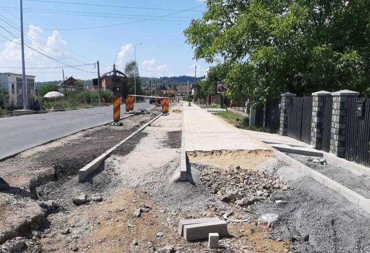 Lipsesc două din cele patru benzi de pe strada Victoriei. Cine a retrogradat din pix drumul de la categoria II la III?
