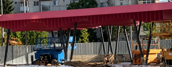Magenta din Piața Universității
