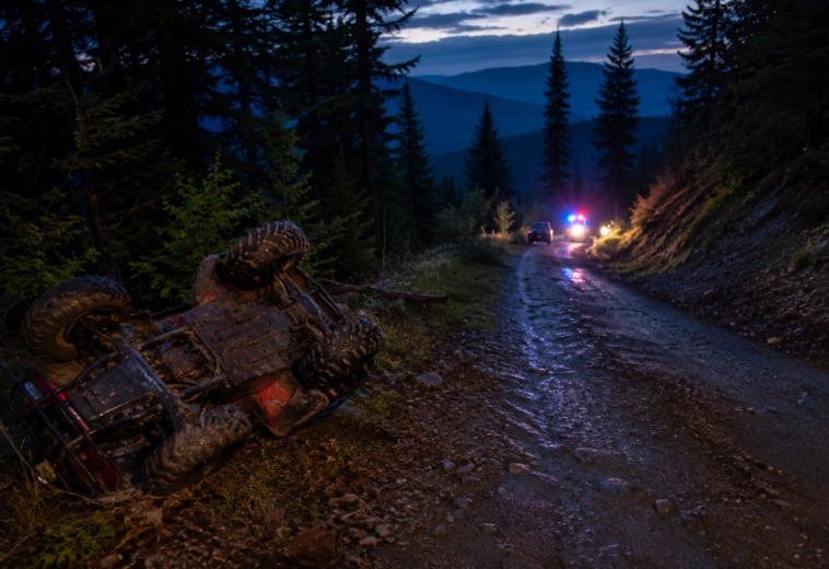Un bărbat de 38 de ani a murit după ce s-a răsturnat cu ATV-ul pe un drum forestier din Borșa