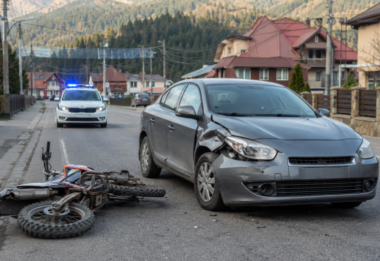 Accident cu o motocicletă de motocros la Borșa, după o coliziune cu un autoturism