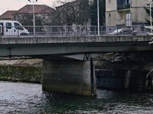 Podul Unirii - vedere din lateral