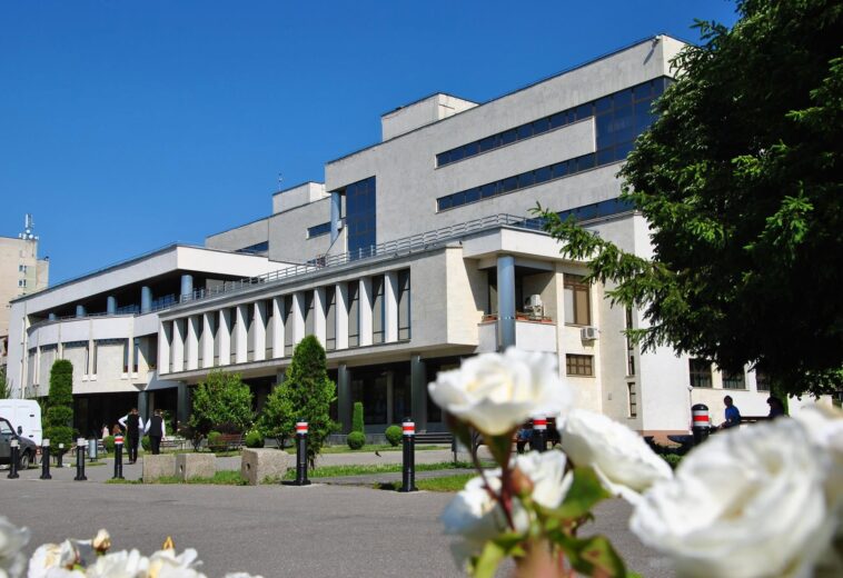 Activități și cursuri pentru copii și adulțo la Biblioteca Județeană