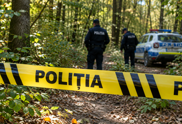 Bărbat găsit mort în pădure