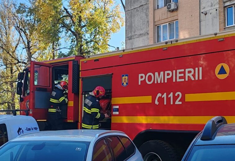 Incendiu într-un bloc din Baia Mare. Fumul a inundat casa scării și apartamentul în care a izbucnit focul