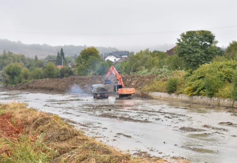 Lucrări de apărare împotriva inundațiilor, de refăcut în Maramureș după viituri